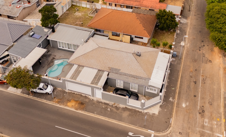 5 Bedroom Property for Sale in Vasco Estate Western Cape